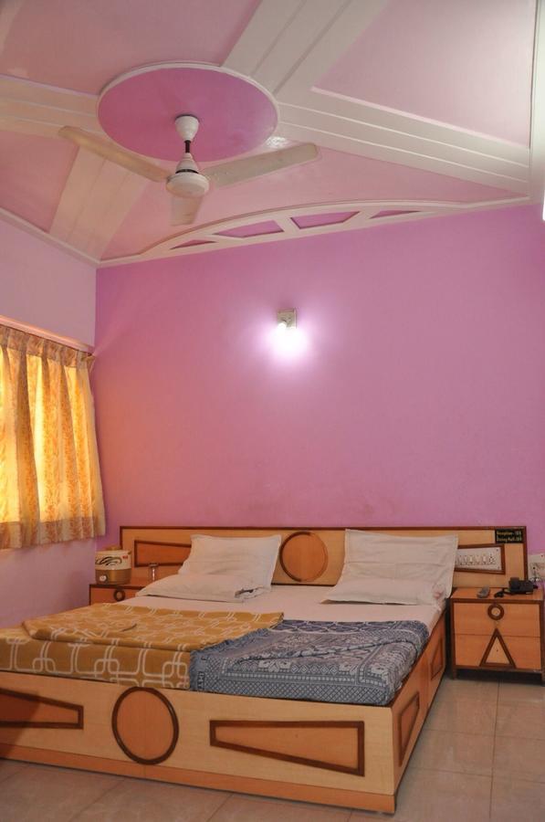 Hotel Gokul Gandhinagar Exterior photo